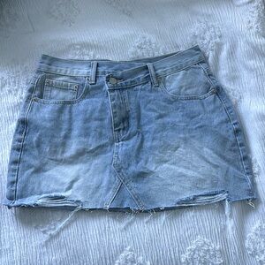 BRAND NEW Fashion Nova Kylie Cross-waist Mini Skirt !!!